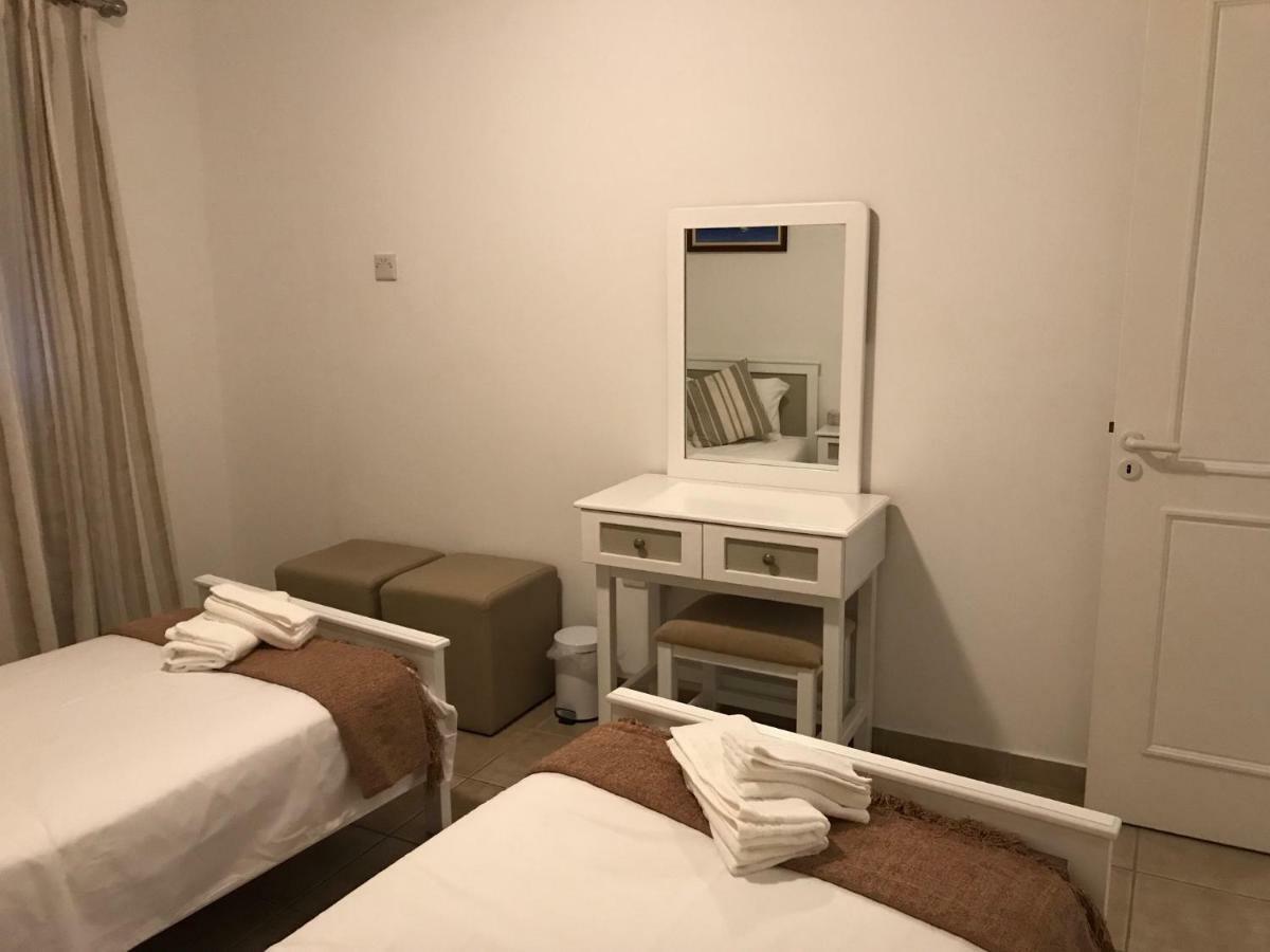 Kings Palace - Fabulous Pool-Side 2 Bed Apartment Πάφος Εξωτερικό φωτογραφία